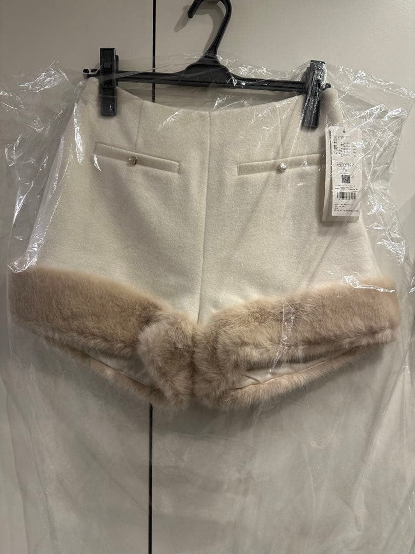 LILY BROWN エコファーショートパンツ