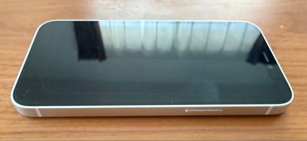 Apple iPhone 12mini ホワイト本体　SIMフリーです。