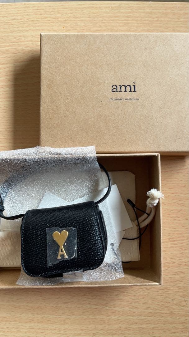 新品未使用！定価5万！ アミパリス AirPodsケース