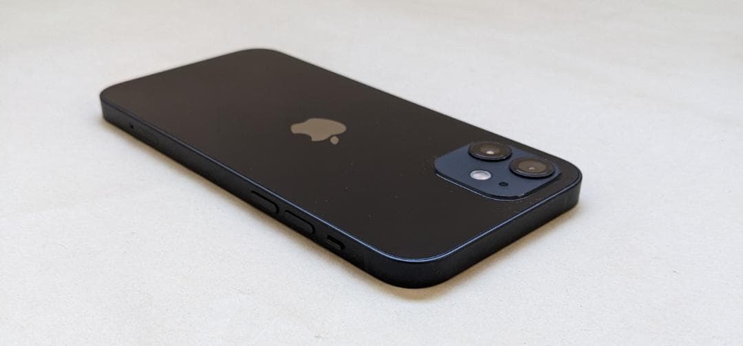 iPhone 12 64GB 【新品 ドコモ純正ハードケース付き】 SIMフリー