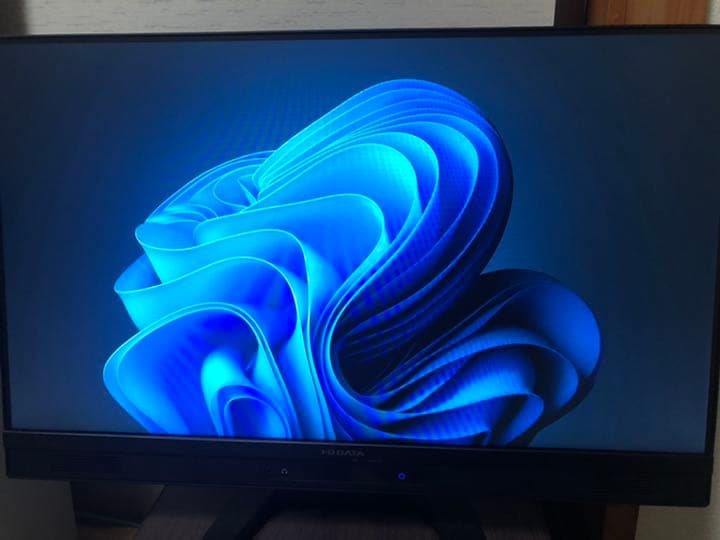 24インチフルHDスクリーン