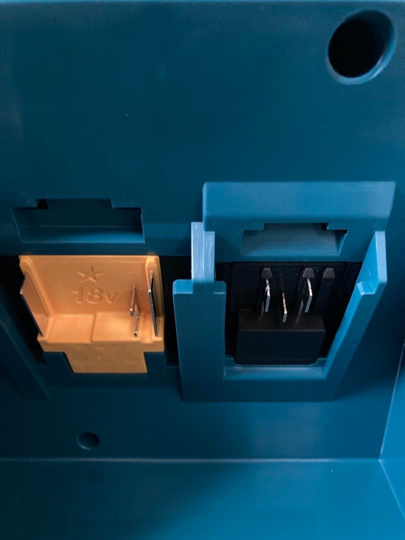 Makita ポータブルテレビ TV100