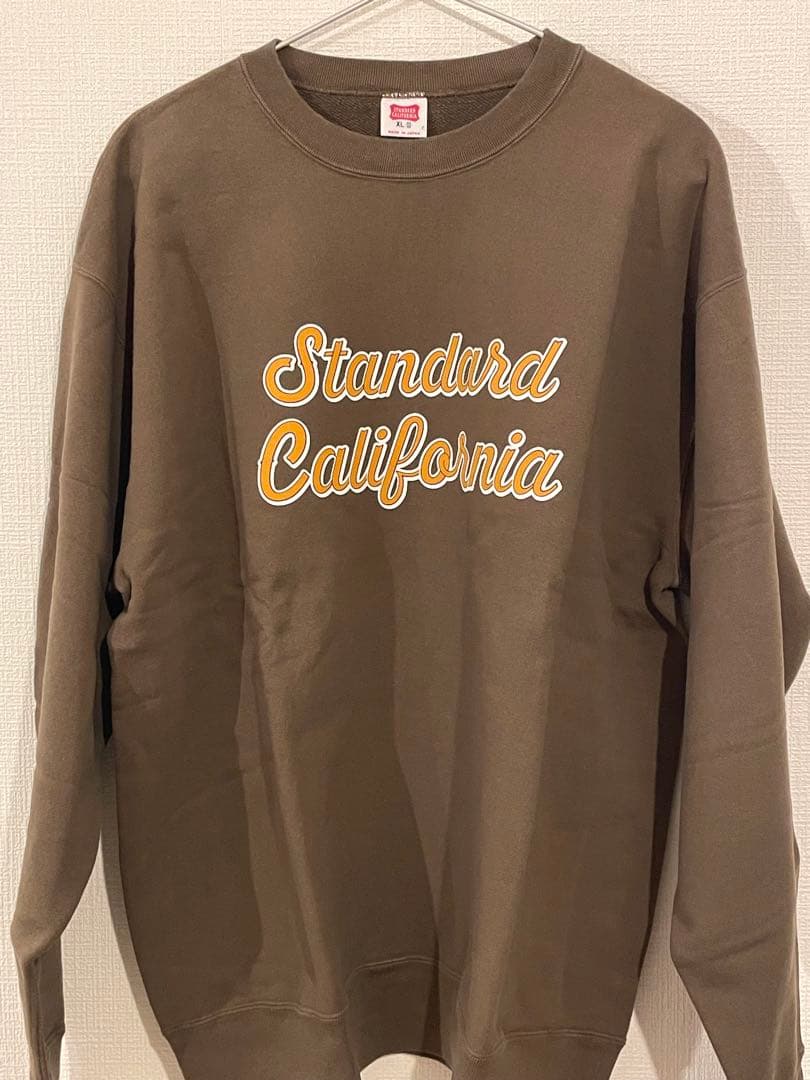 Standard California ロゴトレーナー ブラウン