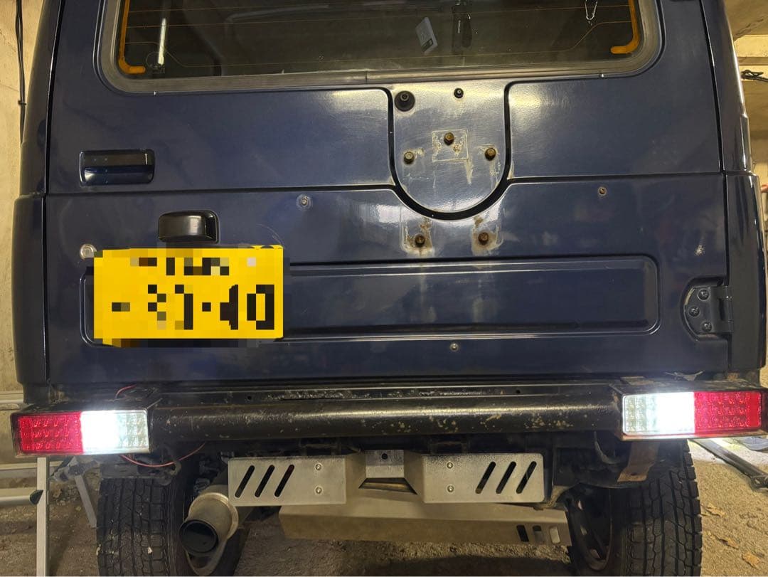 ジムニー　社外スチールリアバンパー　LEDテール付き
