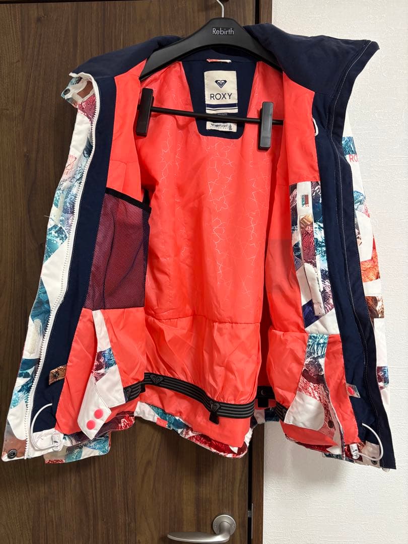 〖プロフ確認下さい⋆⸜♡⸝‍⋆ 〗ROXY スノーボードウェア 上下セット
