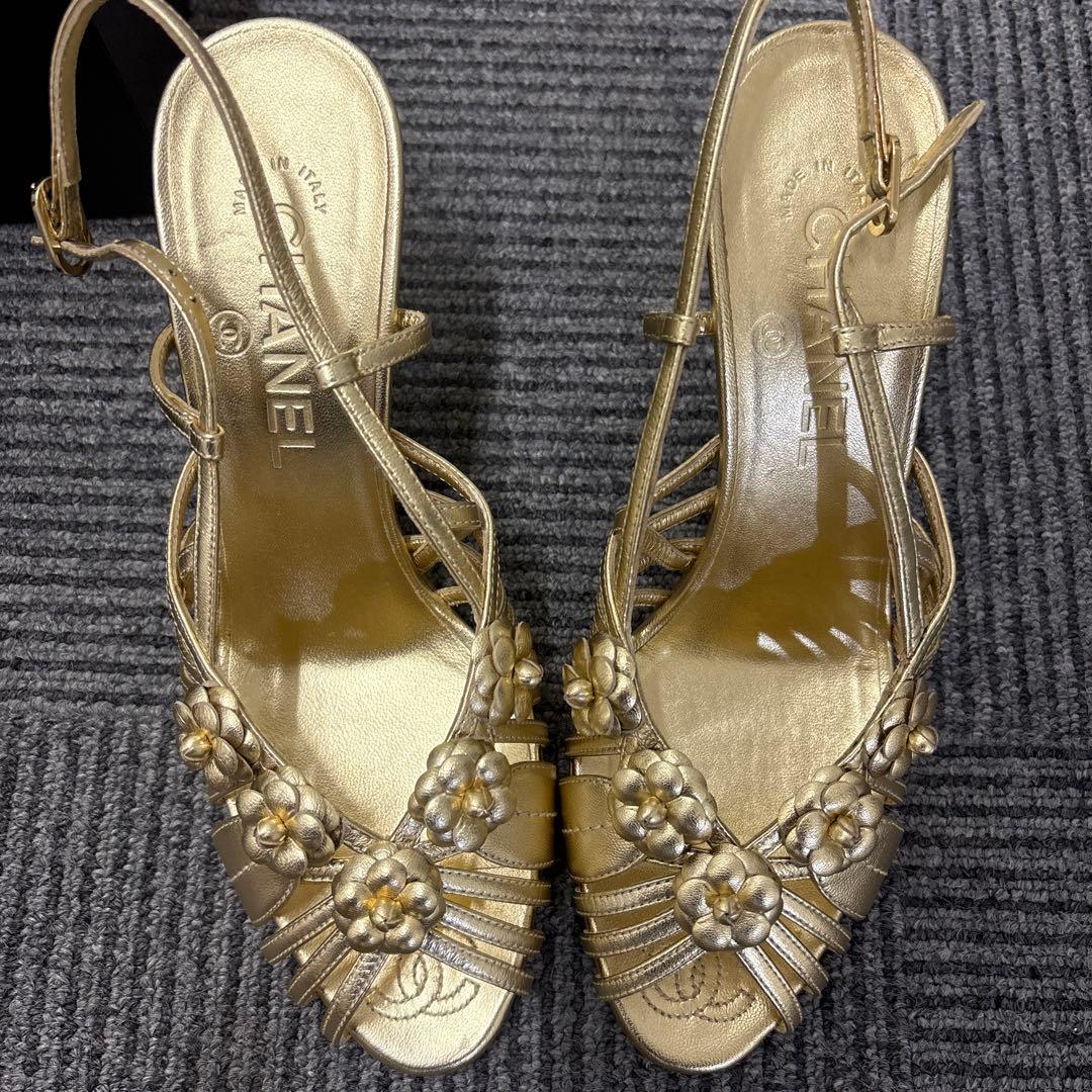 CHANEL ゴールド フラワーサンダル