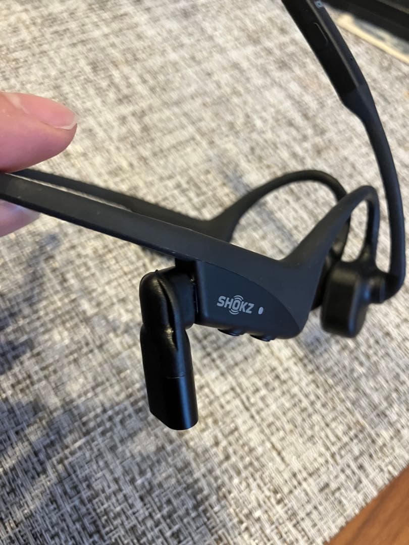 SHOKZ 骨伝導イヤホンビジネス　 本体と充電コネクト付き