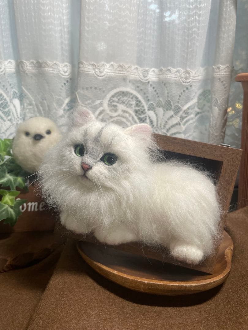 羊毛フェルト　猫　チンチラシルバーちゃんBOX型フレーム