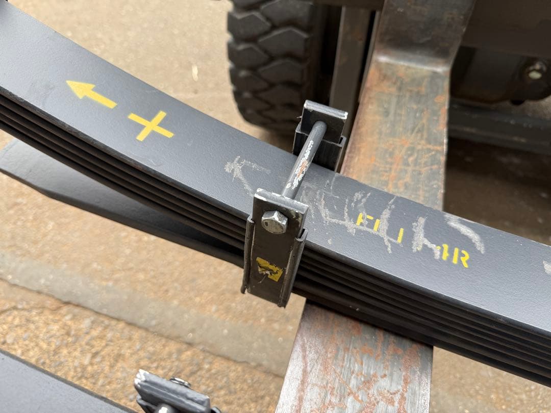 ランクル70 79 OLD MAN EMU EL114R リーフスプリング 2本