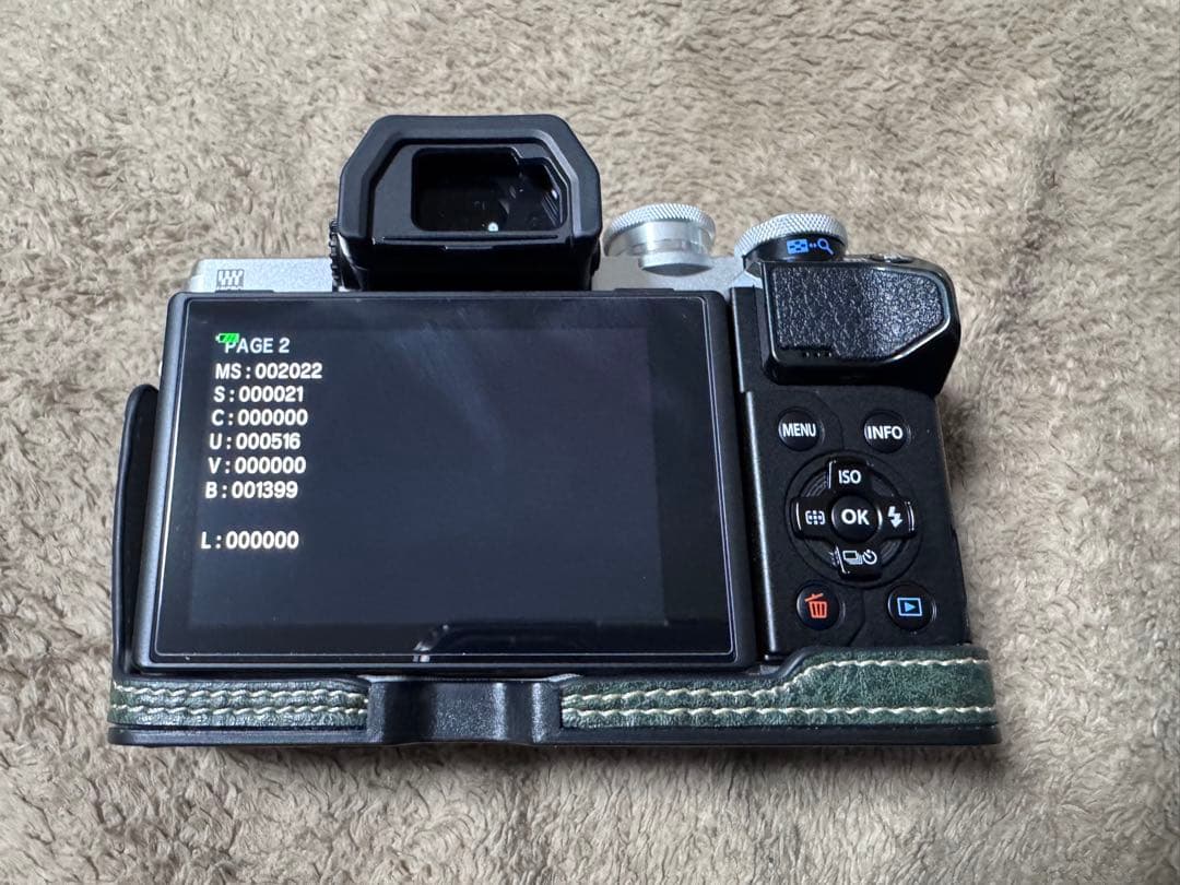 【週末値引】OLYMPUS OM-D E-M10 markⅢ レンズ付き［箱有］