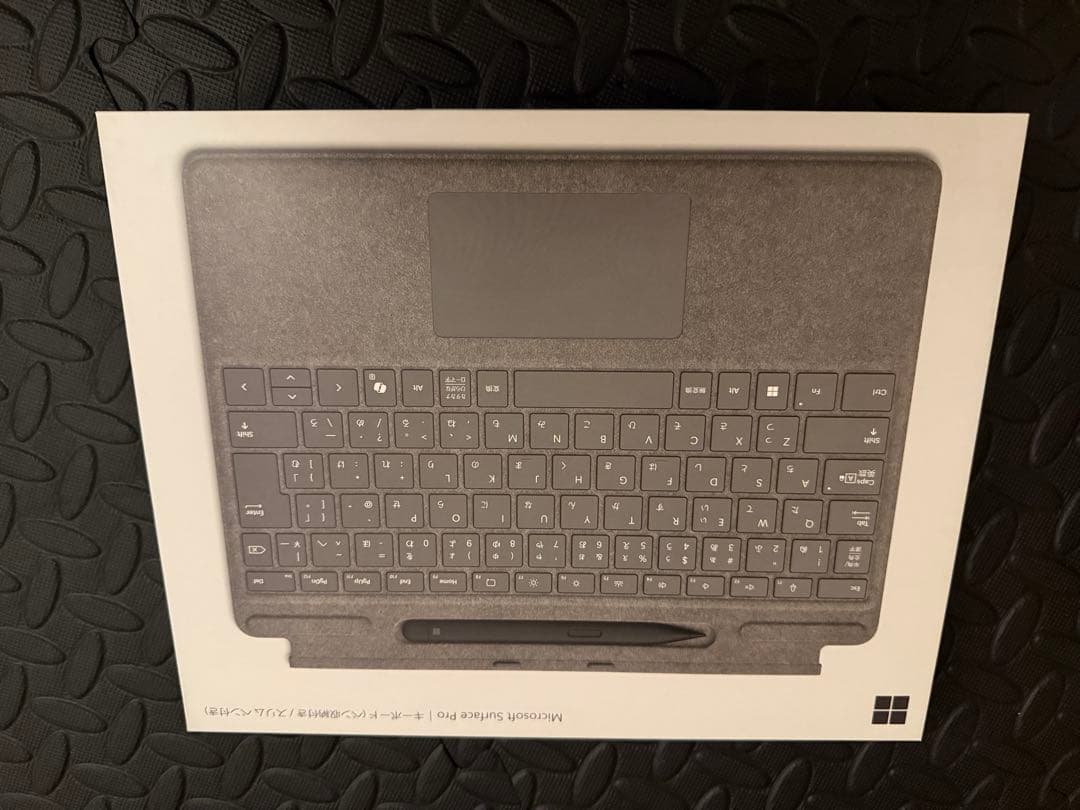 【美品】surface pro11世代 16GB +純正キーボード（ペン付き）