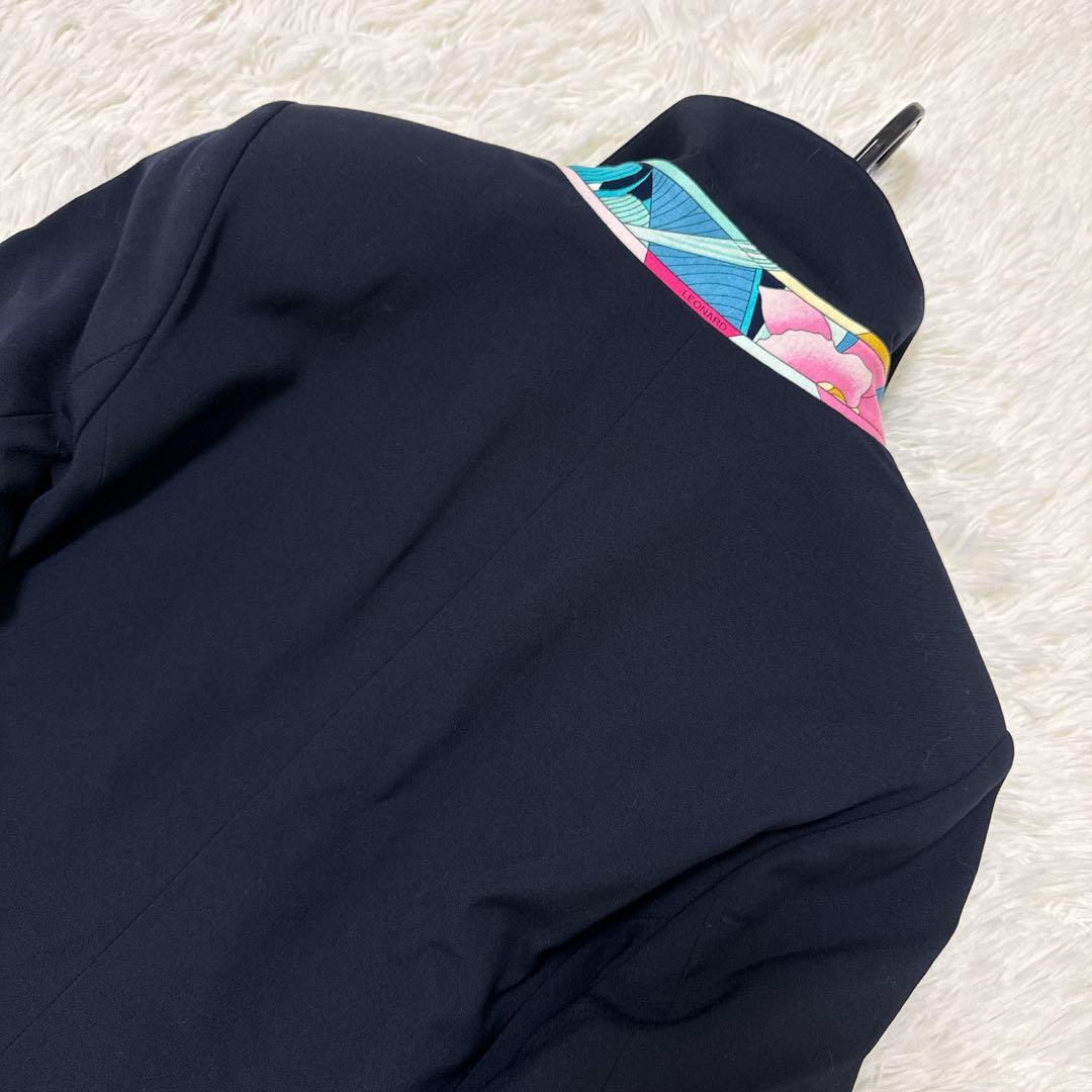 レオナール　テーラードジャケット　裏地総柄　花柄　大きいサイズ42 トリム　紺色