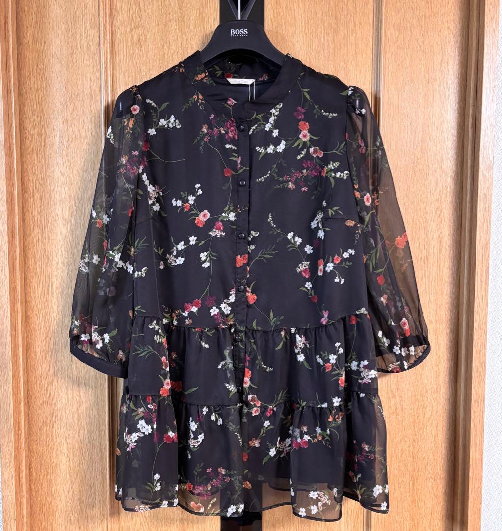 ローズティアラ　黒チュニックブラウス　新品タグ付き　定価25,300円