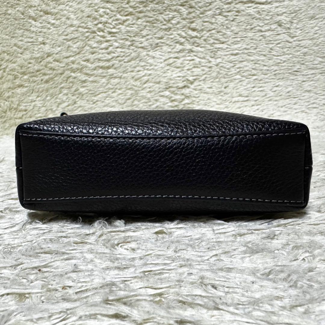 コーチ　ランヤード　クロスボディ　ショルダーバッグ　レザー　ブラック　斜め掛け