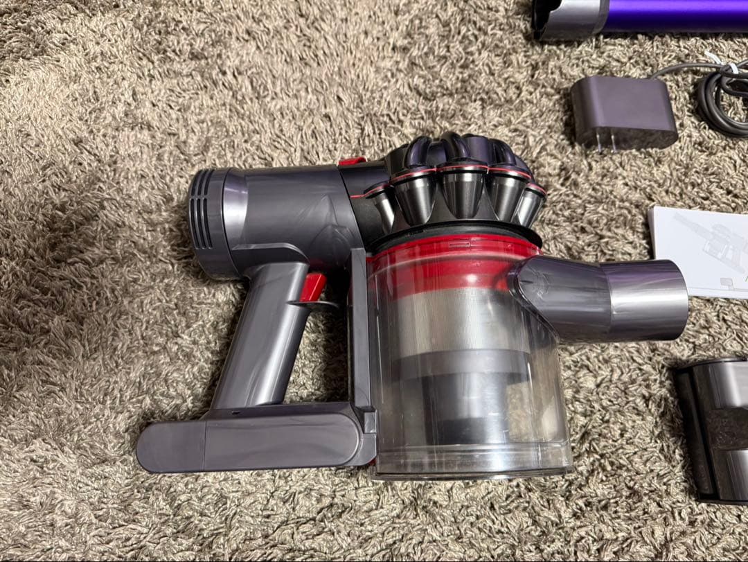 ＊ジャンク＊dyson v7 SV11コードレス掃除機　付属品付き