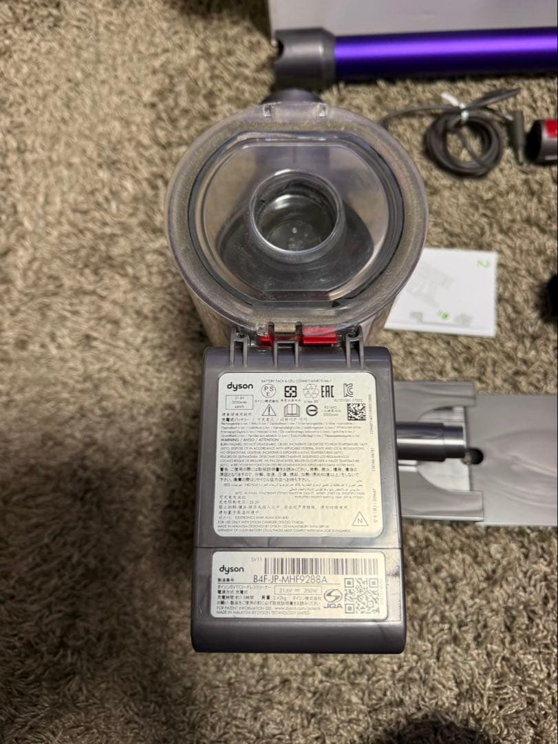 ＊ジャンク＊dyson v7 SV11コードレス掃除機　付属品付き