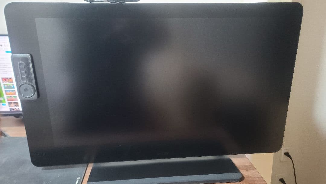 Wacom Cintiq Pro 32 (DTH-3220) 元箱・スタンド付