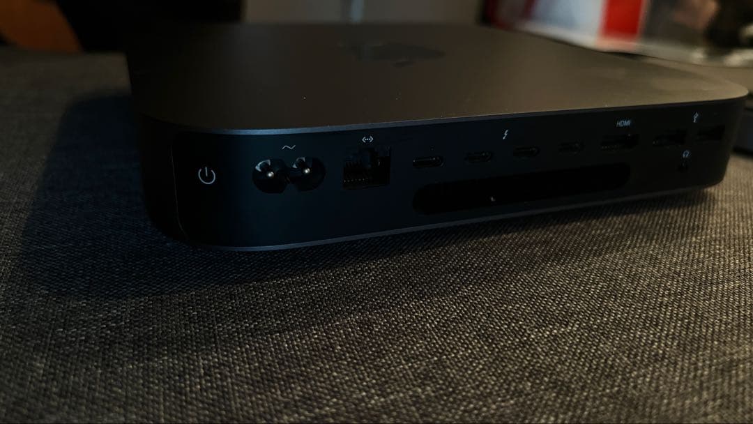 Mac mini 2018 i7 1GB + Satechi スタンド & ハブ