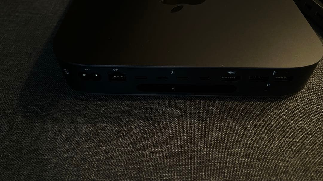 Mac mini 2018 i7 1GB + Satechi スタンド & ハブ