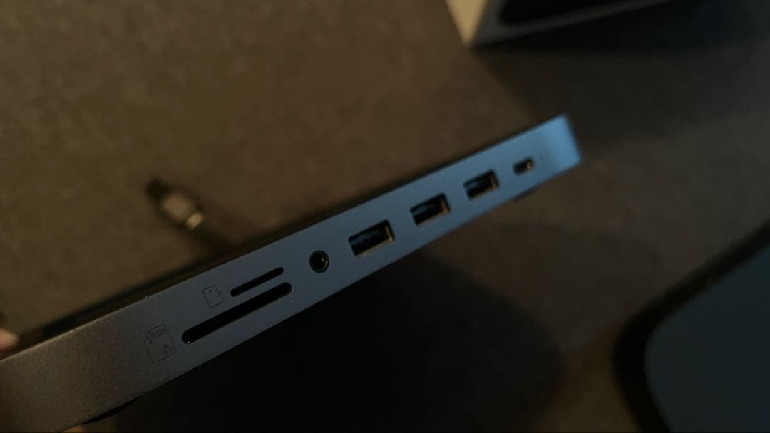 Mac mini 2018 i7 1GB + Satechi スタンド & ハブ