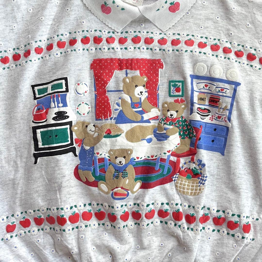 USAvintageアメリカ古着発泡プリントくまちゃんりんごお花襟付きスウェット