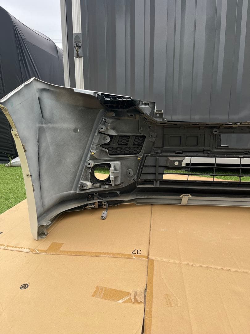 希少⭐︎デイライトLED付⭐︎30前期ヴェルファイアTRDフロントバンパー