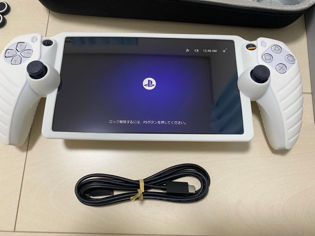 プレイステーションポータル　ケース、ガラスフィルム、充電スタンド付き