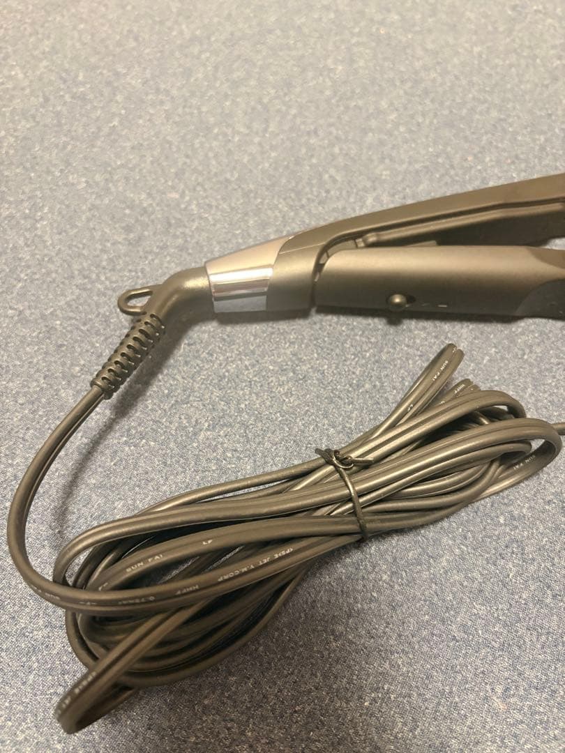 あ出品　KINUIJO PRO ストレートヘアアイロン