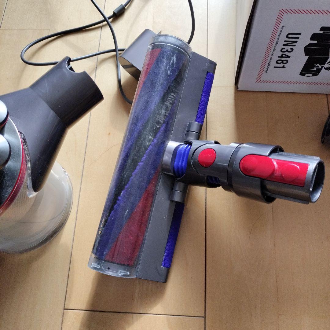 dyson ダイソン　V8 Slim Fluffy SV10KSLM