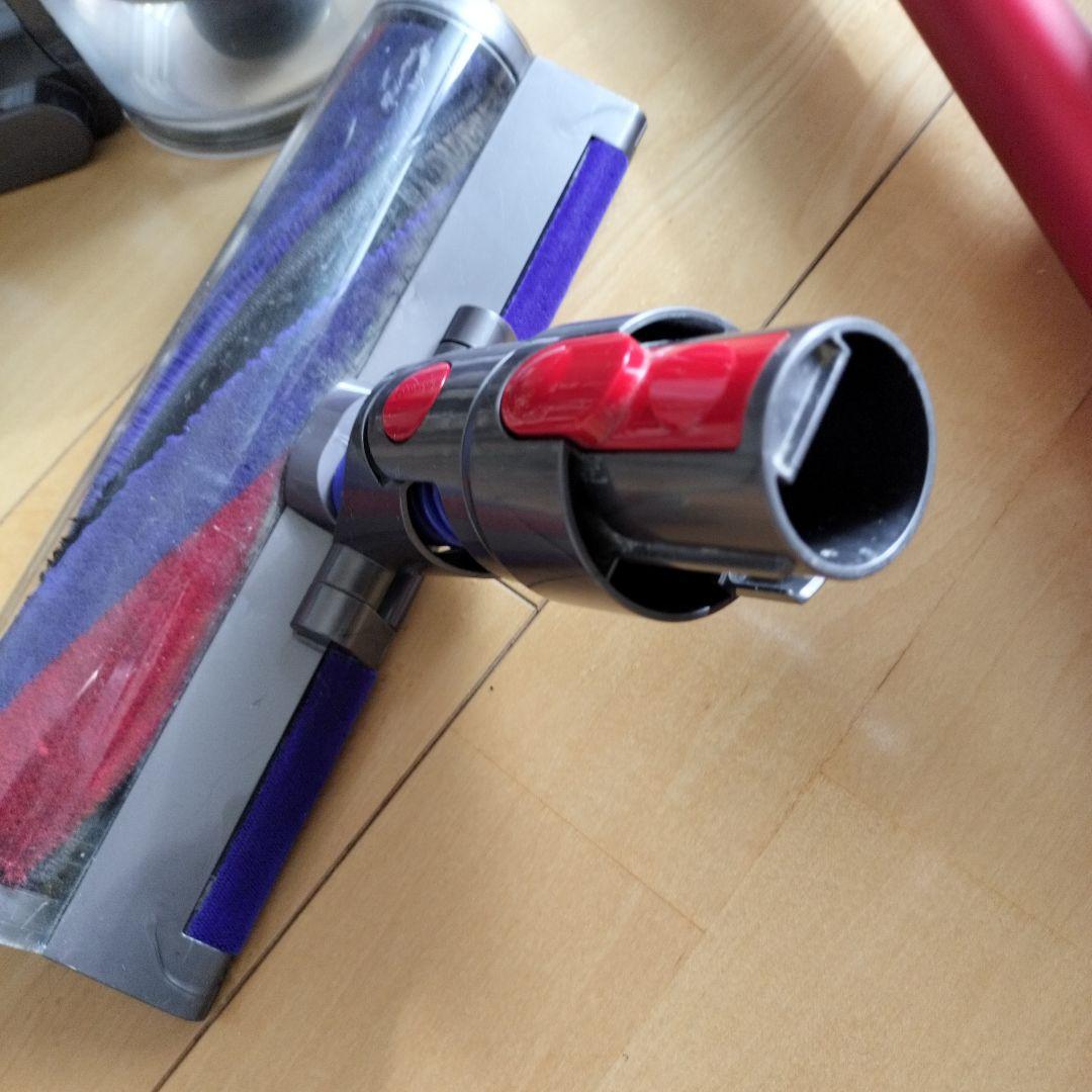 dyson ダイソン　V8 Slim Fluffy SV10KSLM