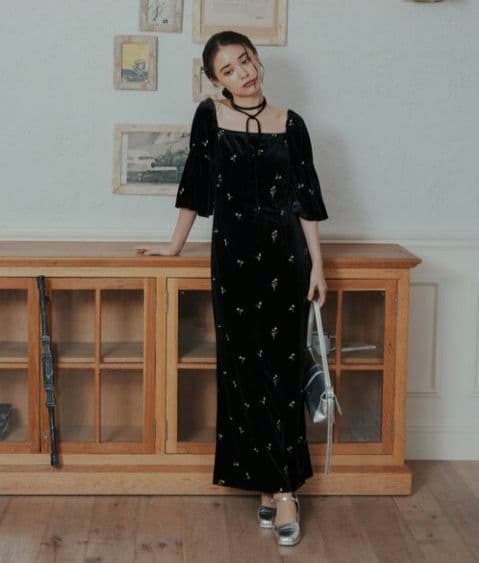 Kastane velour bell sleeve dress オケージョン