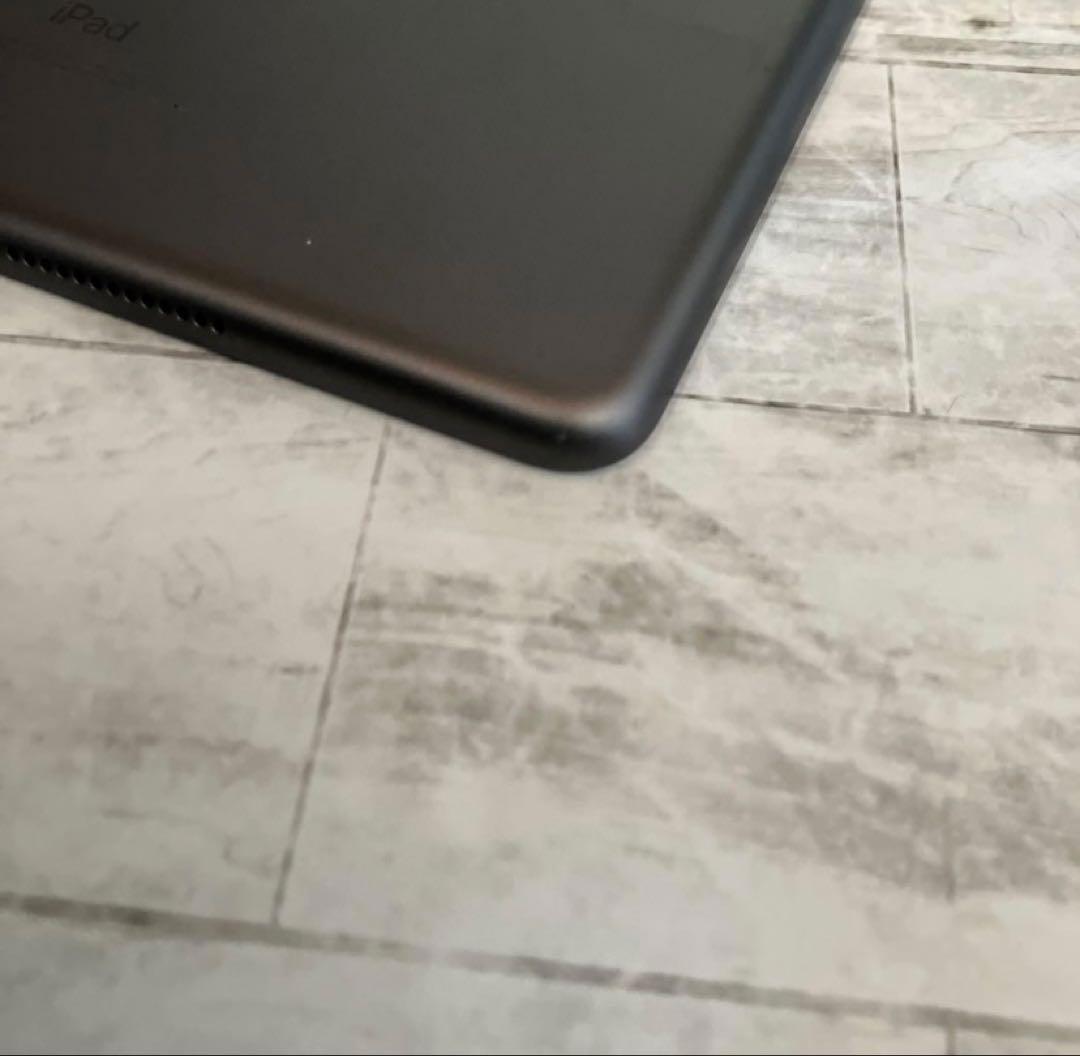 Apple iPad (第8世代) スペースグレー 32GB