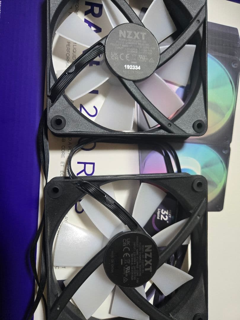 NZXT Kraken 240 RGB 液体クーラー