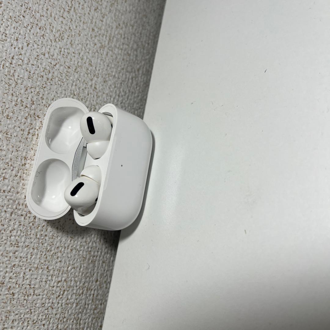AirPods Pro 第一世代本体 ホワイト 充電ケース付き