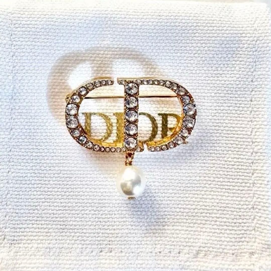 Dior Petit CD ブローチ メタル・レジンパール・クリスタル