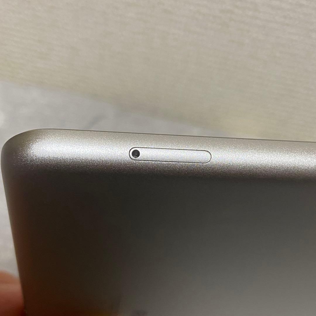 Apple iPad(第６世代)Wi-Fi＋Cellular 32GB シルバー