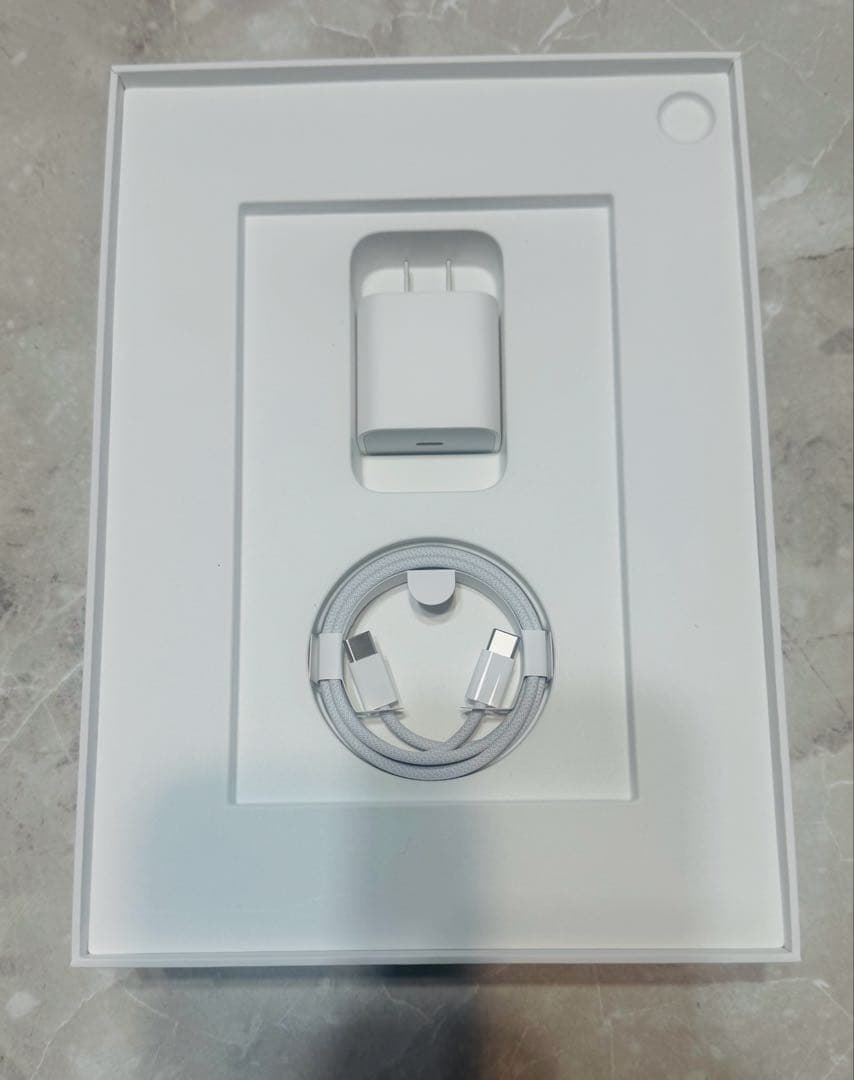 美品iPad Air M2 第6世代　cellularバッテリー100% 128