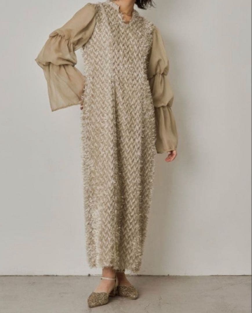 DollyDoll ドリードール デザインスリーブシャギードレス　ベージュ