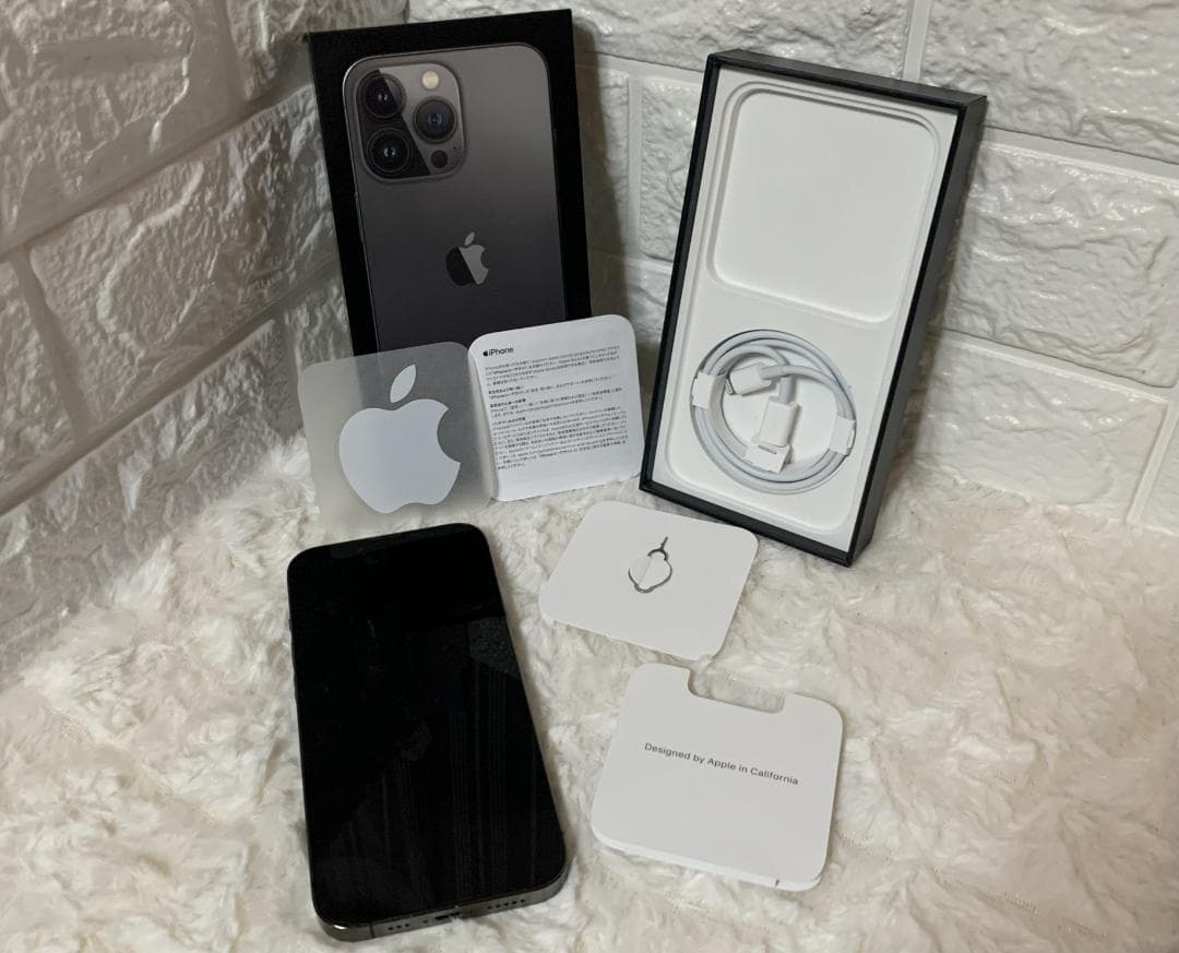 iPhone 13 Pro 256GB、状態良好、ロック解除済み。