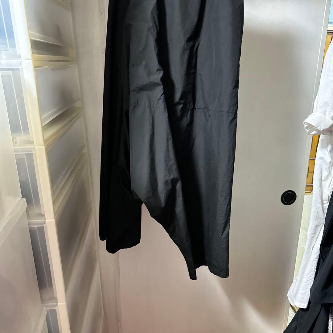 ヨージヤマモト変形サルエルパンツ、ニットのに点