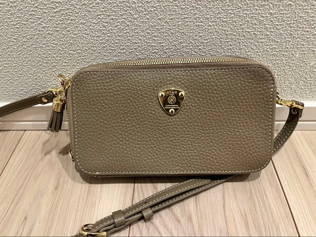ATAO グレー レザー ショルダーバッグ