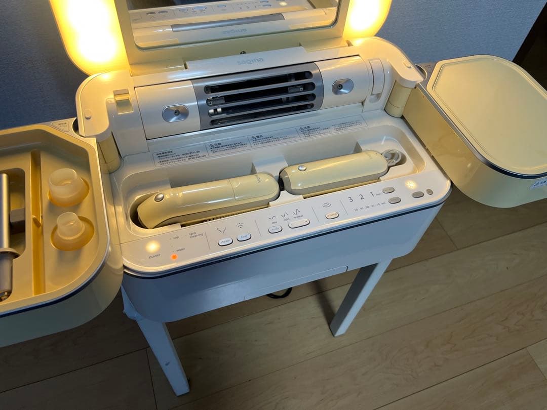 サキナ　ビジュー　使用感あります