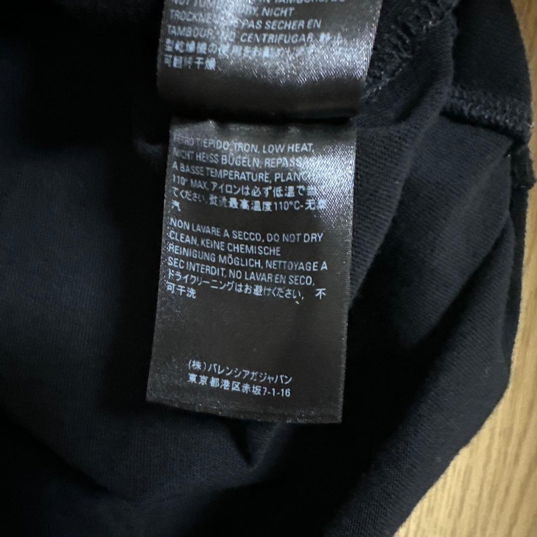 BALENCIAGA ピクセルロゴTシャツ