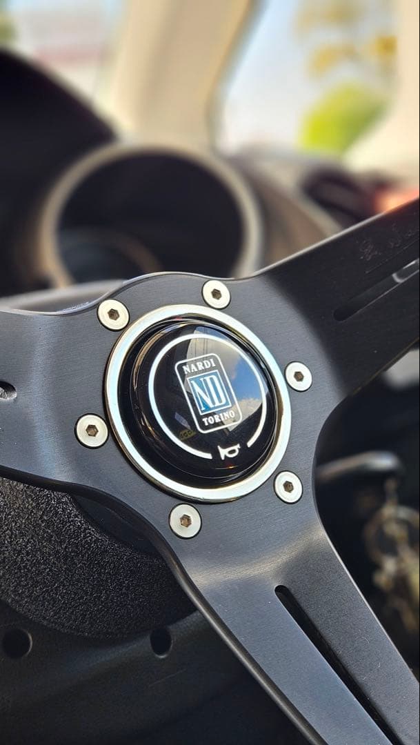 【中古美品☆】Nardi ステアリング 黒　350mm（ホーンボタン付）