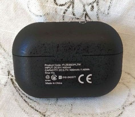 【美品】final ワイヤレスイヤホン ZE3000SV