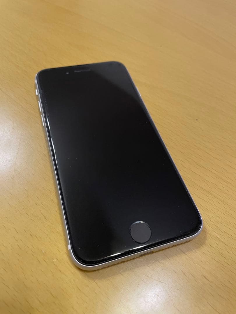 Apple iPhone SE 第3世代　ホワイト 64GB SIMフリー