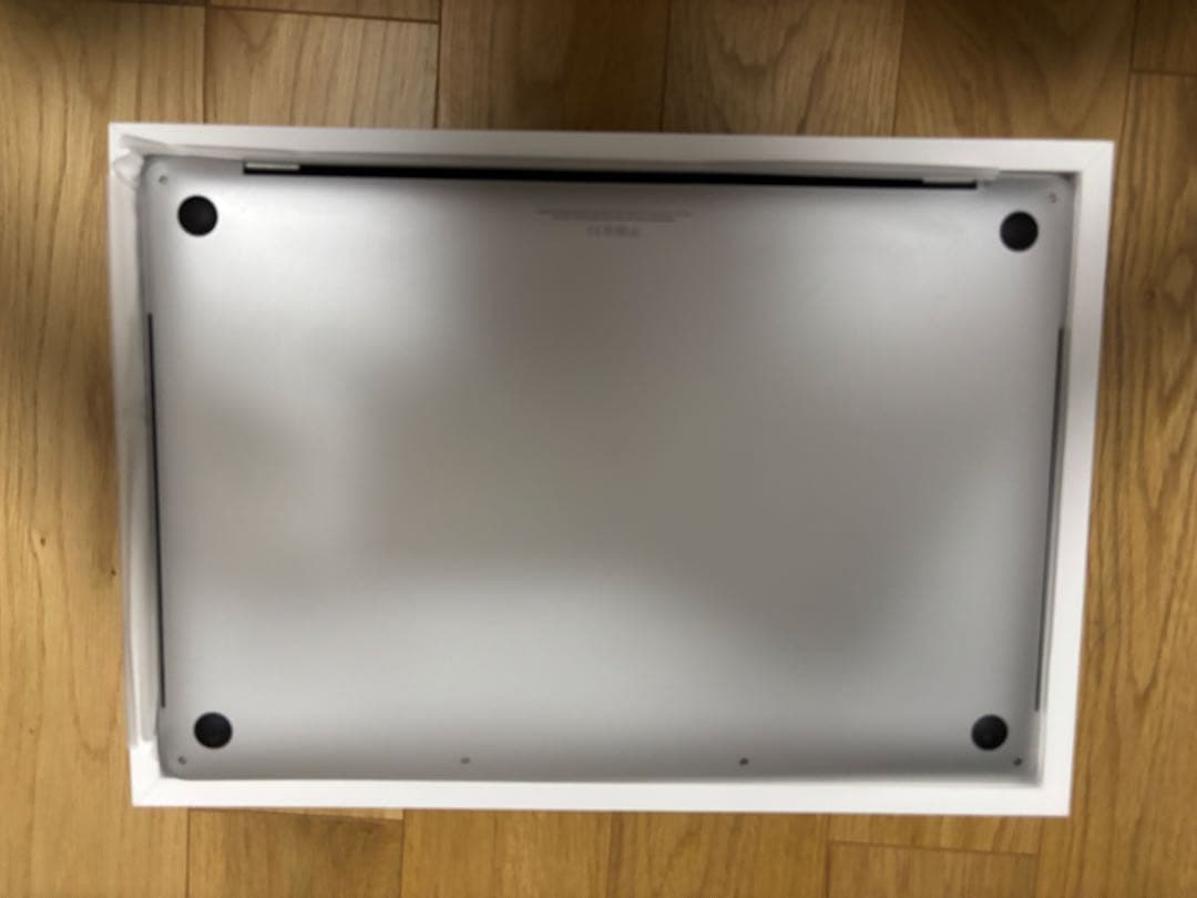 Apple MacBook Pro 16インチ シルバー