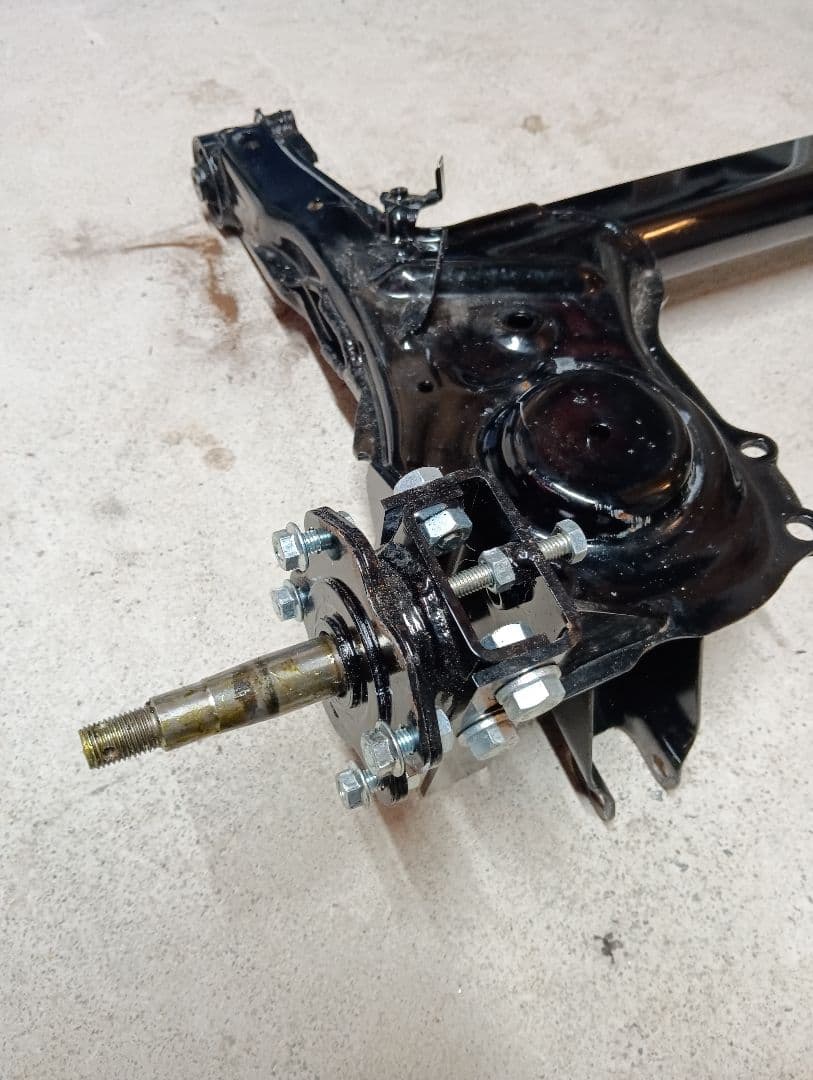 L235 エッセ　ダイハツ　調整式アクスル　のみ