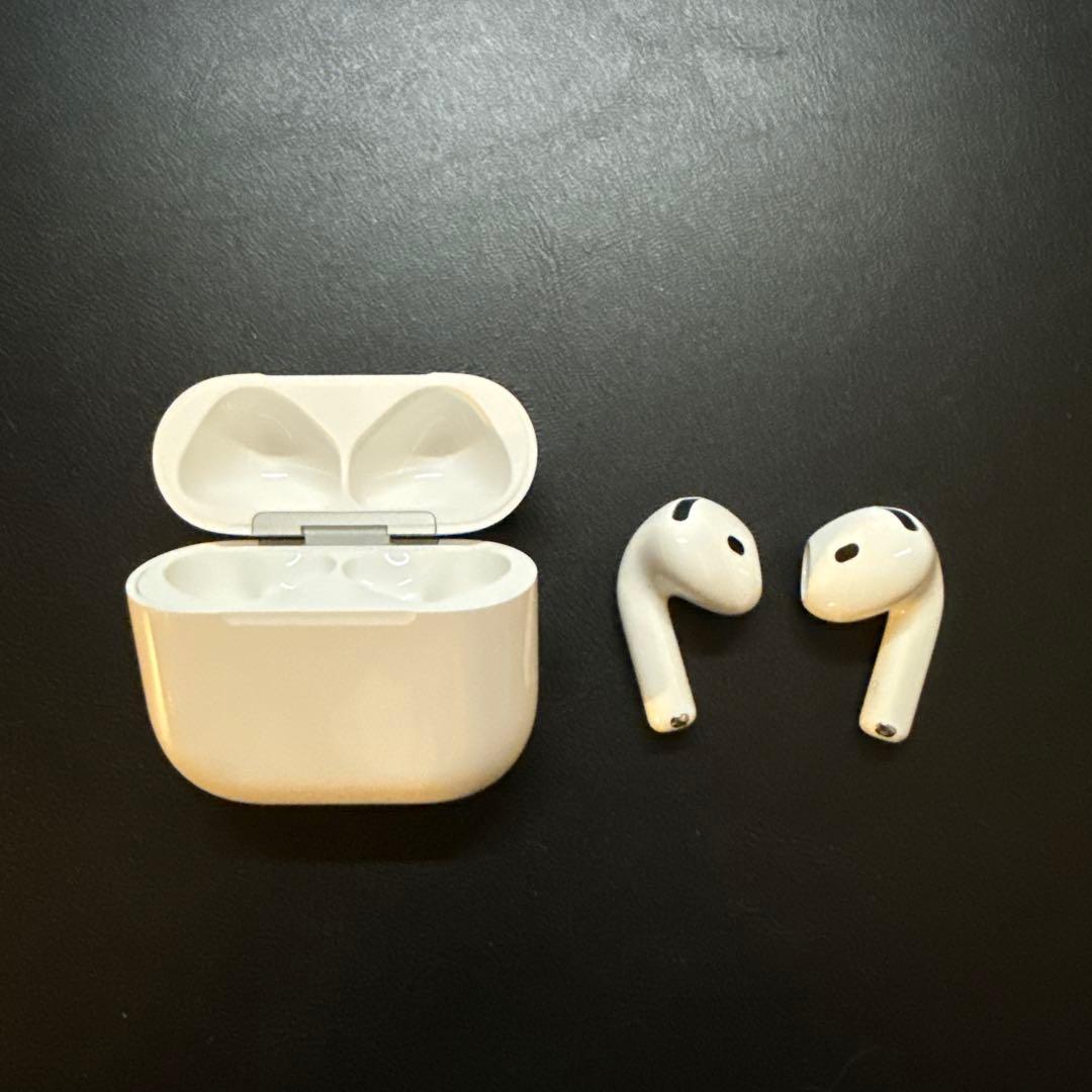 AirPods4 本体 ホワイト 充電ケース付き