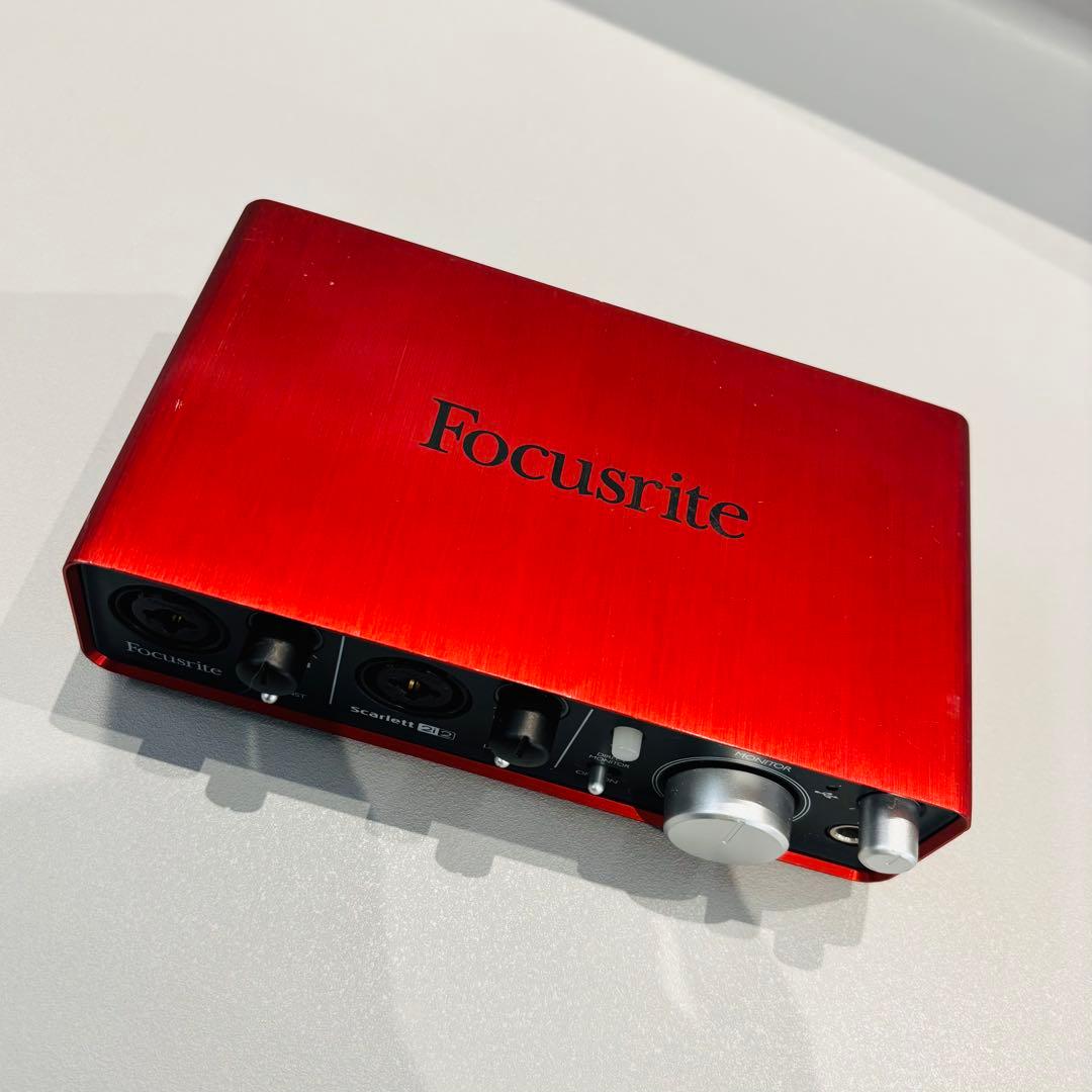 Focusrite Scarlett 2i2 オーディオインターフェイス　送料込